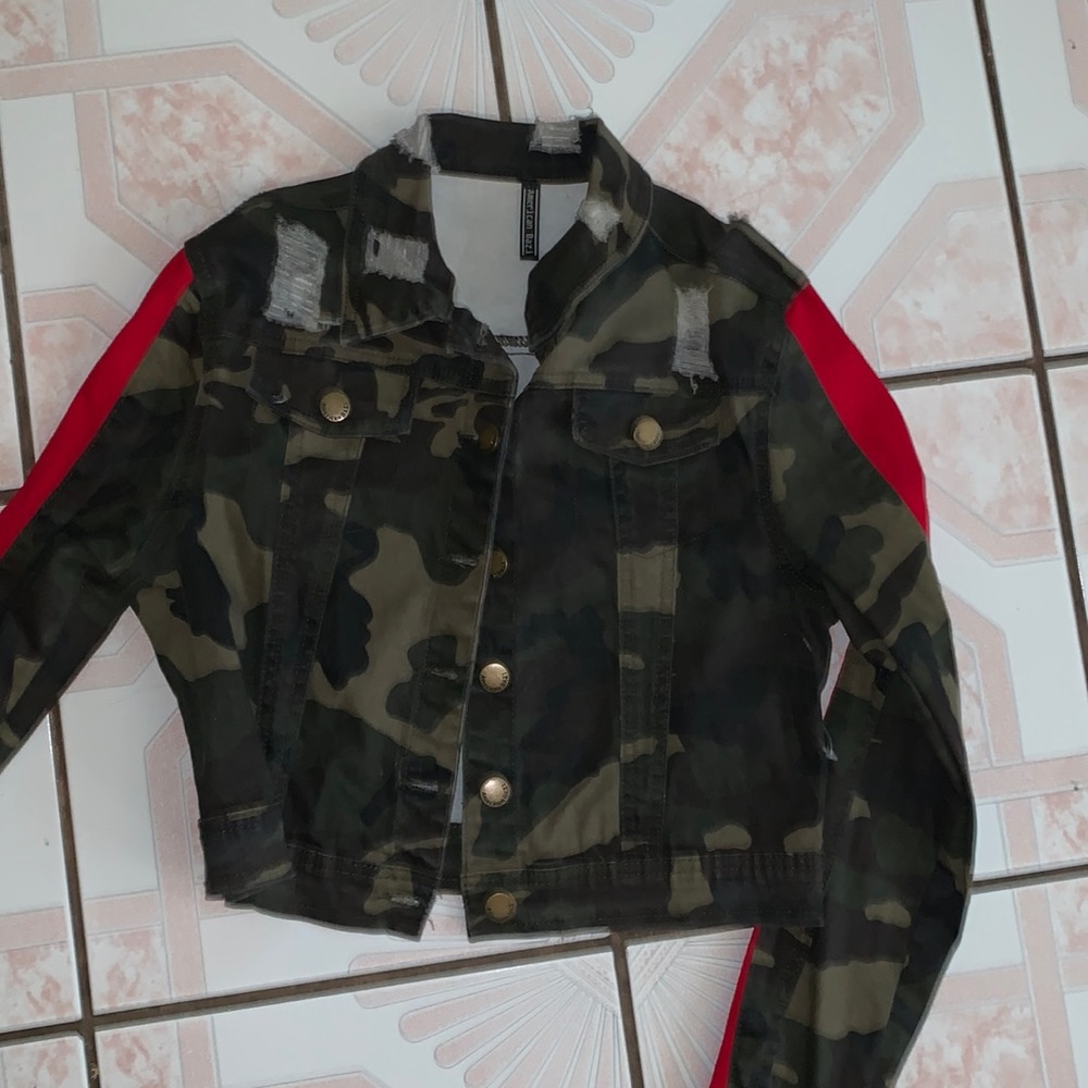 Crop camo jacket